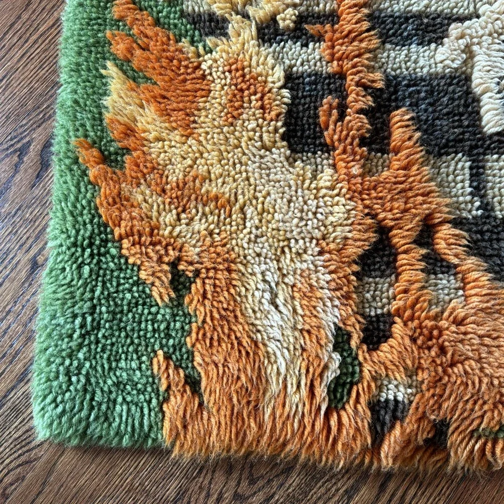 Vtg MCM Hook Rug Wall Hanging Rya Style Abstract Retro Tapestry 24 X 36